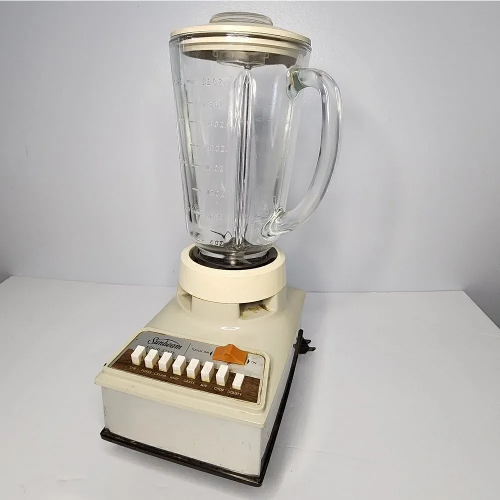 Sunbeam glass canister 4 cup VINTAGE USA Chicago IL 700 watts blender metal